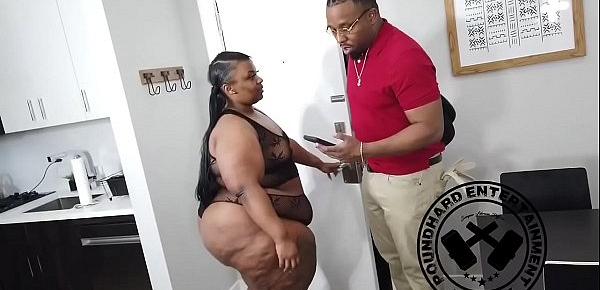  Super Huge Bbw Beat Down By Cable Guy Promo